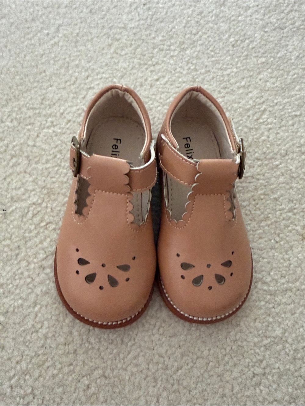 Classic Kids Mary Jane Dress Shoes in Tan with Scalloped Detailing